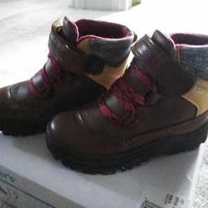 Carter's Toddler Boy's winter boots Size 7M